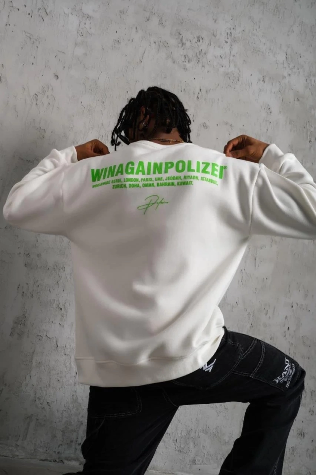 Erkek Oversize Sweatshirt – Beyaz Renk Ön Ve Sırt Baskılı, Üç İplik İçi Pamuklu Kumaş, Rahat Kalıp, Ribanalı Kışlık Sweat Winagain Polizei Serisi